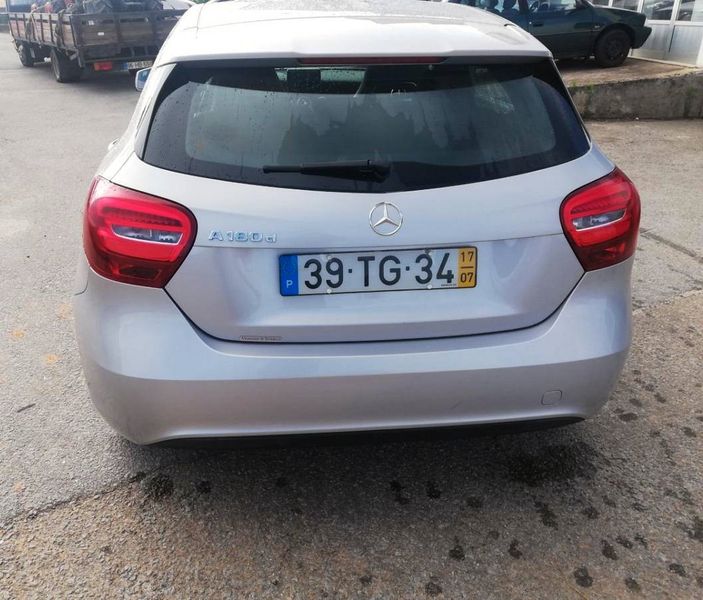 Mercedes-Benz 190 • 2017 • 79,999 km 2