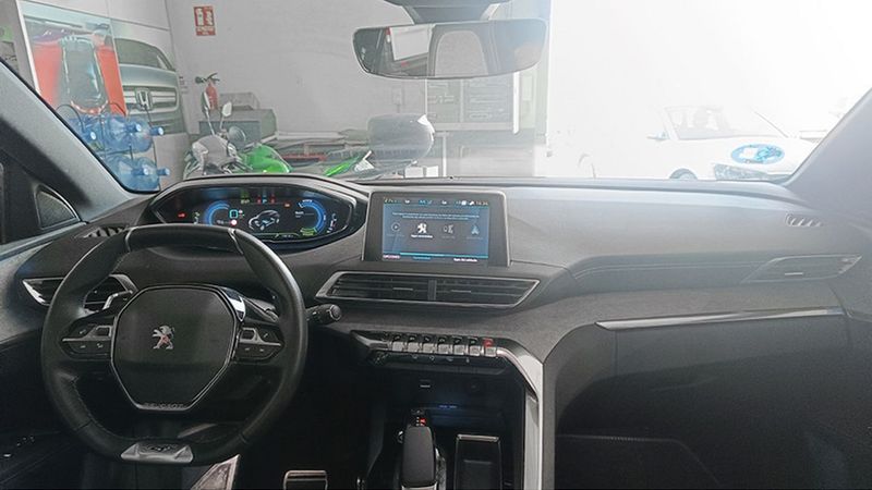 Peugeot 3008 • 2020 • 31,126 km 10