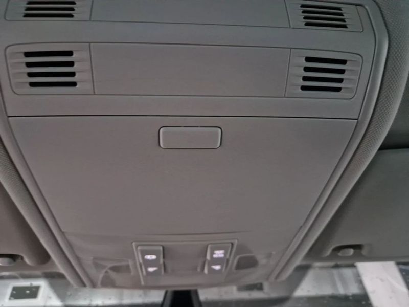 Volkswagen Golf • 2020 • 59,000 km 6