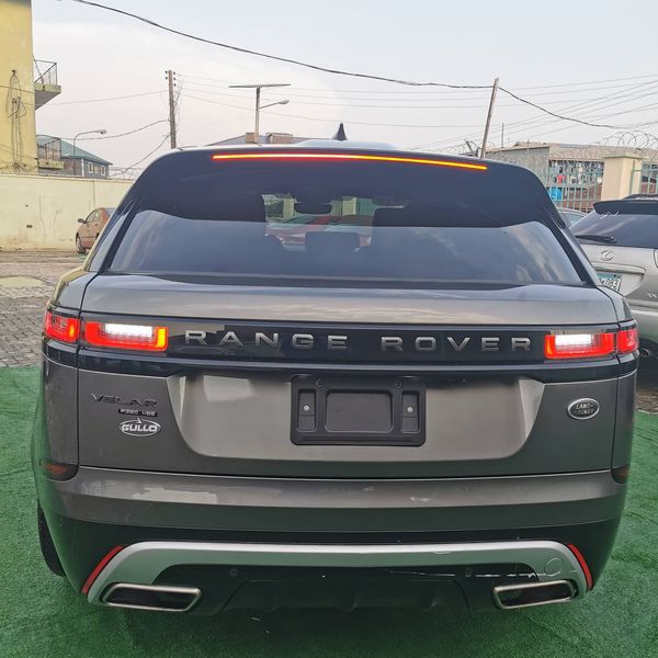 Land Rover Range Rover Velar • 2018 • 32 km 3