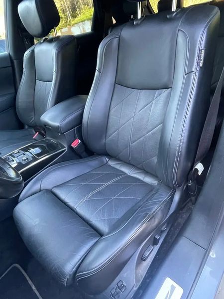 Infiniti QX70 • 2015 • 192,000 km 8