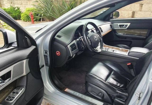 Jaguar XF • 2013 • 219,000 km 3