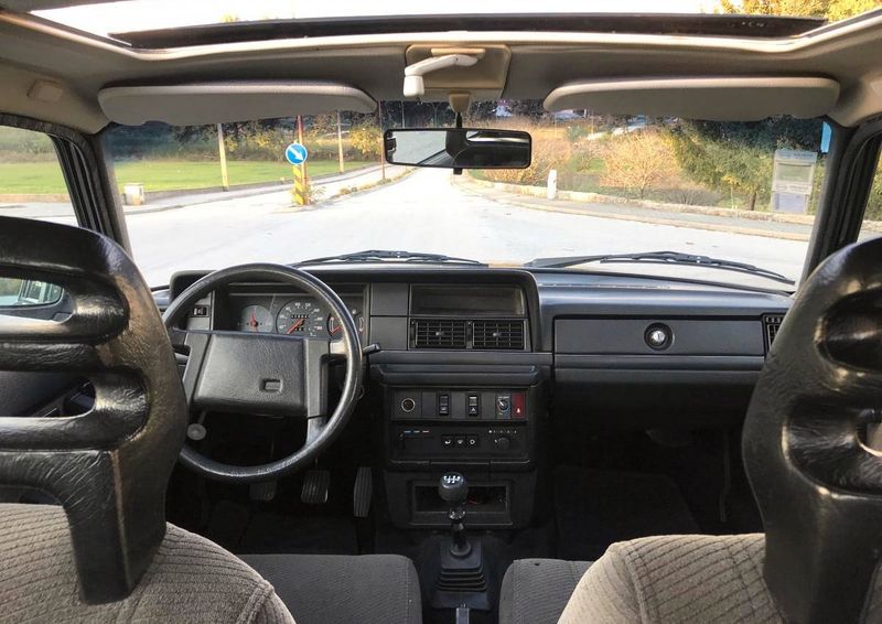 Volvo 240 • 1998 • 160,000 km 3