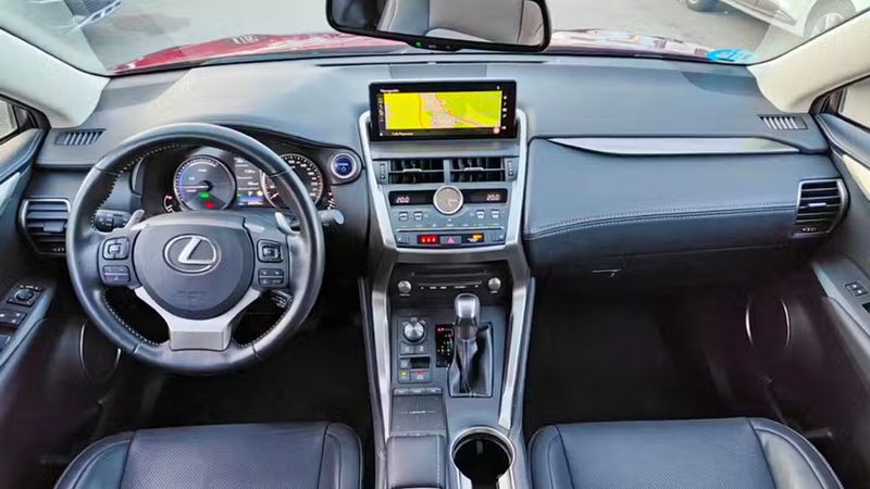 Lexus NX • 2020 • 6,700 km 6