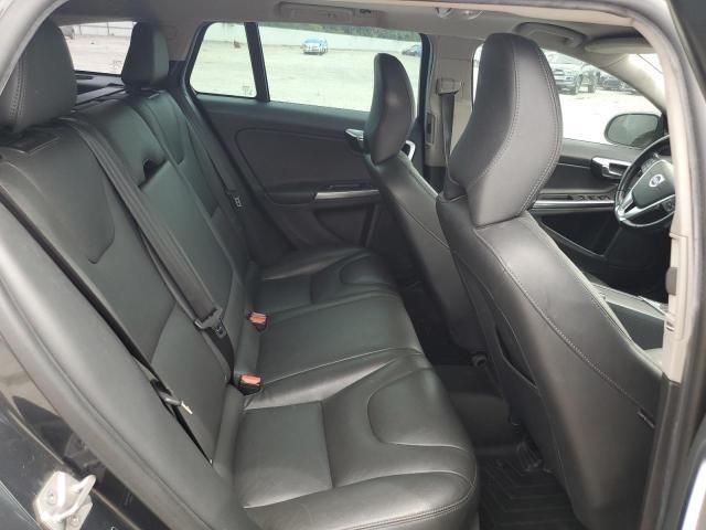Volvo V60 • 2015 • 10,000 mi 9