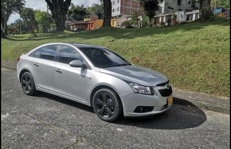 Chevrolet Cruze • 2011 • 127,000 km 3