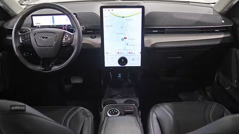 Ford Mustang Mach-E • 2023 • 18,873 km 4