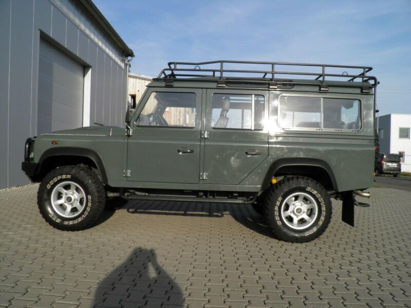 Land Rover Defender • 2010 • 93,000 km 16