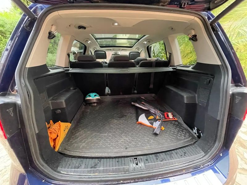 Volkswagen Touran • 2015 • 73,000 km 10