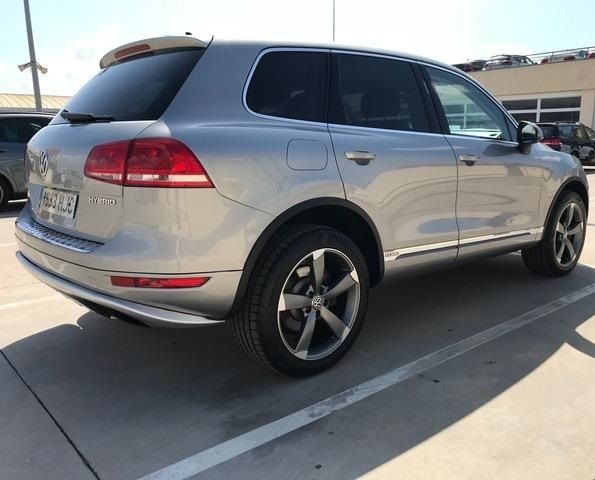 Volkswagen Touareg • 2012 • 198,000 km 5