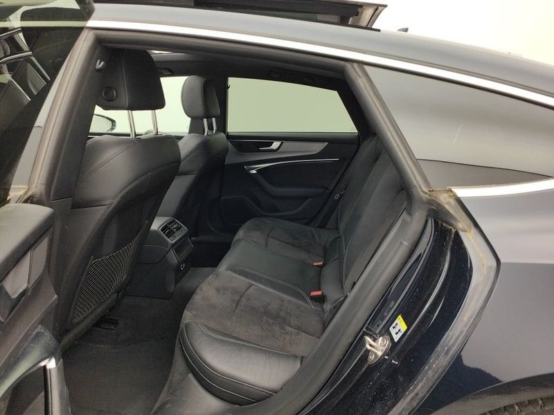 Audi A7 • 2019 • 135,000 km 2