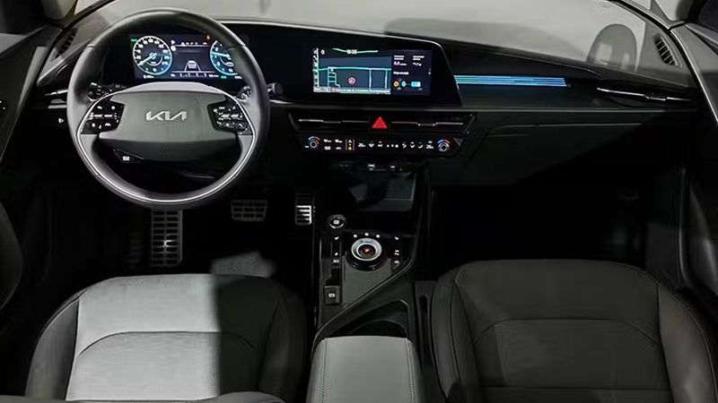 Kia Niro • 2024 • 9,220 km 8