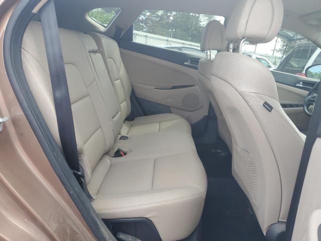 Hyundai Tucson • 2017 • 10,000 mi 9