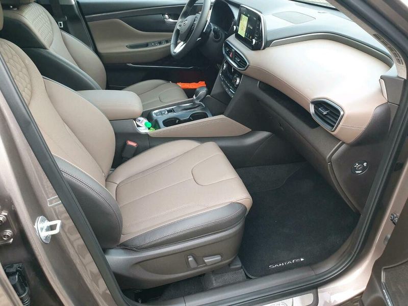 Hyundai Santa Fe • 2019 • 40,000 km 4