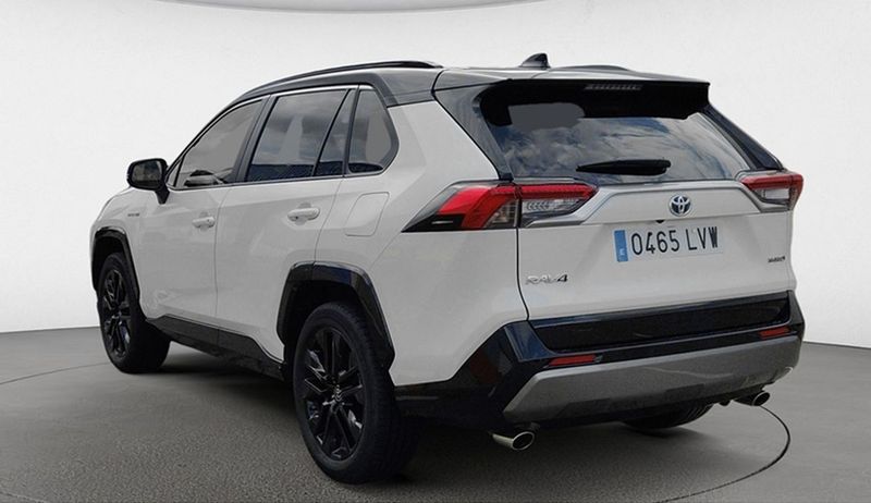 Toyota RAV4 • 2022 • 95,000 km 4