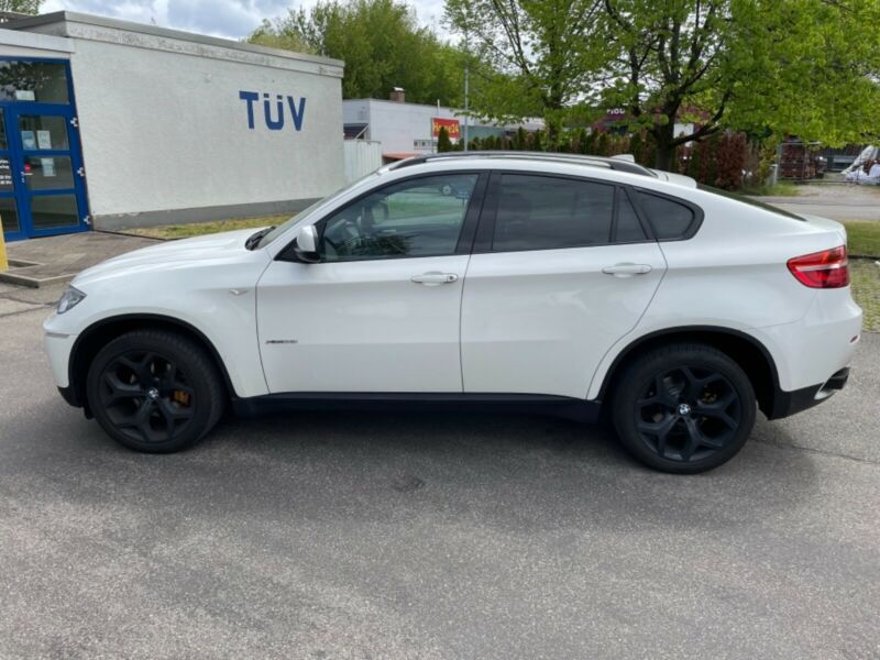 BMW X6 • 2013 • 121,700 km 10