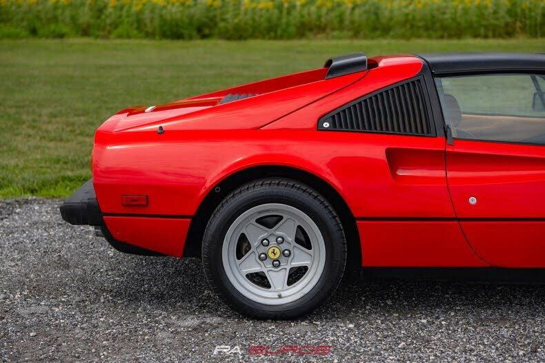 Ferrari 488 GTB • 1983 • 19,000 km 6