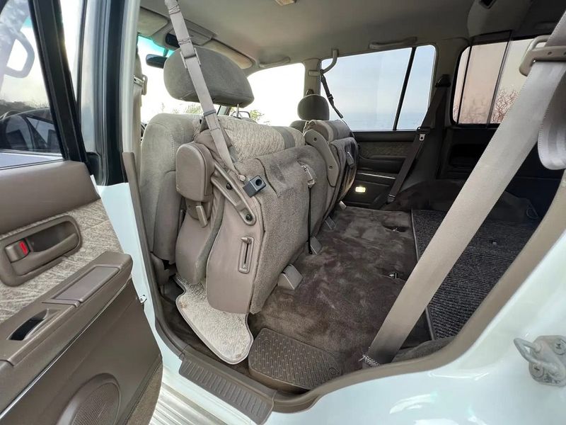 Toyota Land Cruiser • 1997 • 272,000 km 11