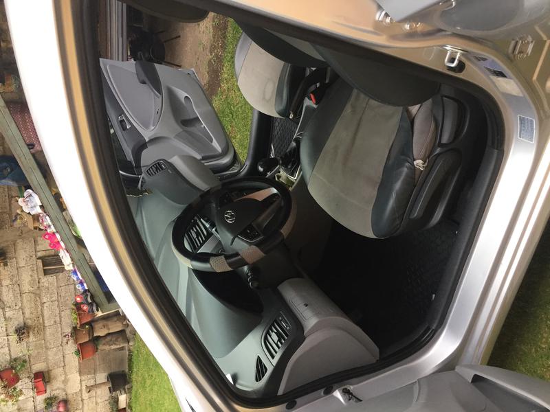 Hyundai Accent • 2017 • 35,000 km 3