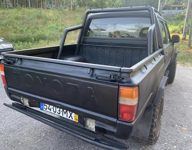 Toyota Hilux • 1988 • 111,000 km 5