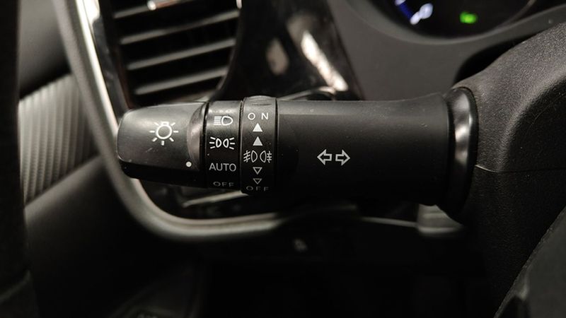 Mitsubishi Outlander • 2017 • 142,208 km 2