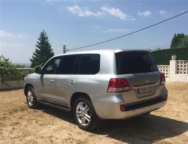 Toyota Land Cruiser • 2008 • 307,000 km 3