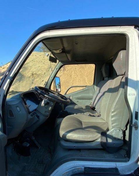 Mitsubishi Fuso canter • 1999 • 370,000 km 5