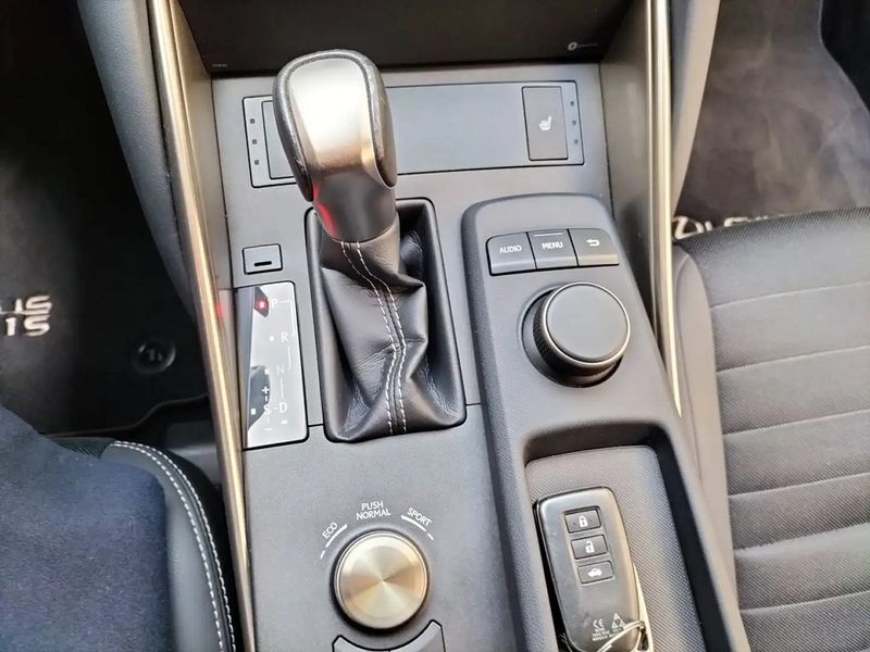 Lexus IS • 2020 • 89,000 km 8