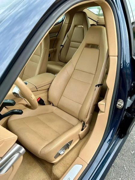 Porsche Panamera • 2013 • 176,000 km 10