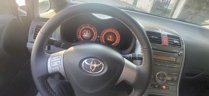 Toyota Yaris • 2008 • 99,000 km 3