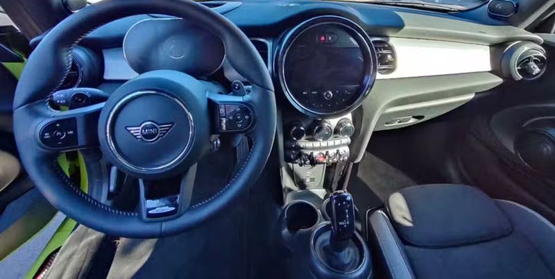 MINI Cooper S • 2023 • 4,288 km 3