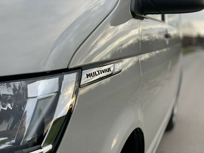 Volkswagen Multivan • 2020 • 92,900 km 8