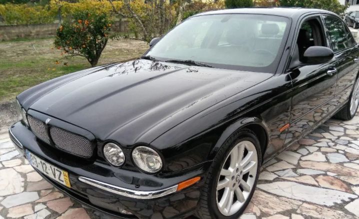 Jaguar XJR • 2004 • 193,000 km 1