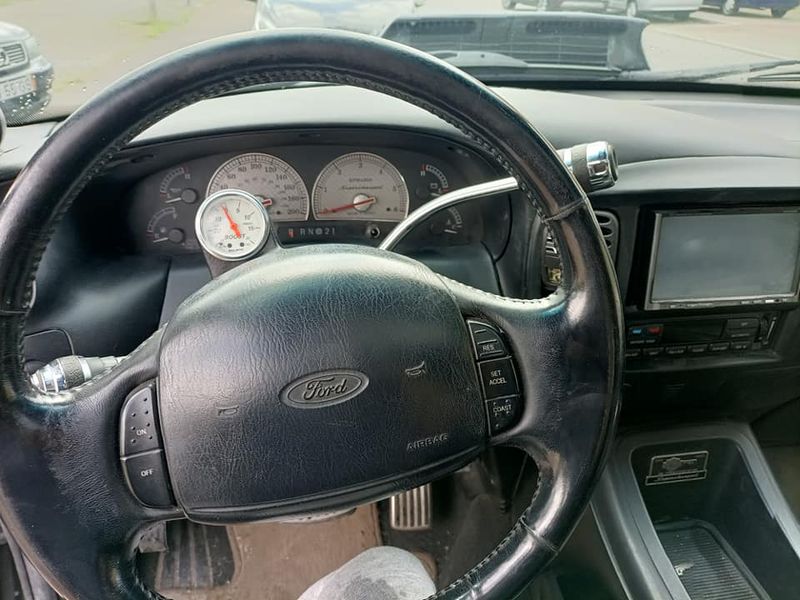 Ford F-150 • 2003 • 92,000 km 6