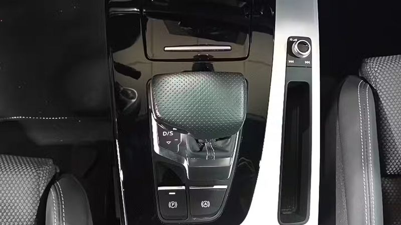 Audi Q5 • 2023 • 40,795 km 10