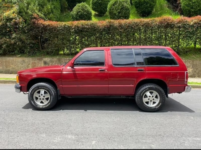 Chevrolet Blazer • 1992 • 280,000 km 2