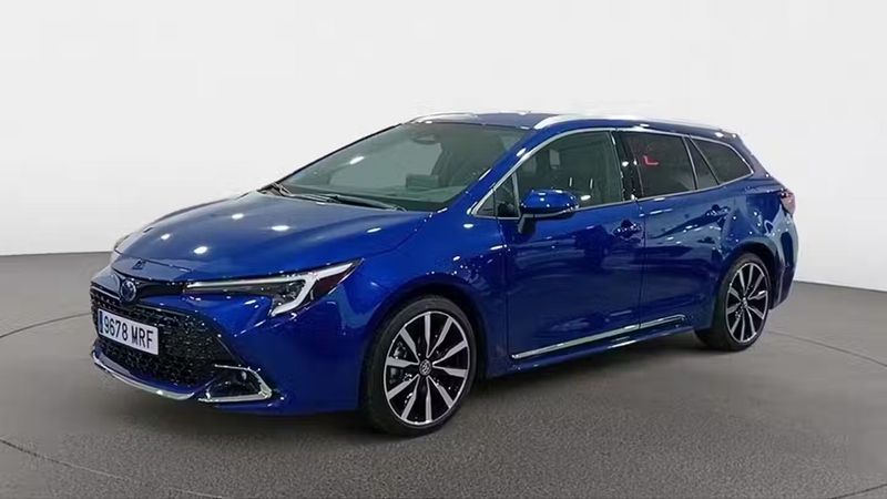 Toyota Corolla Combi • 2024 • 5,424 km 3