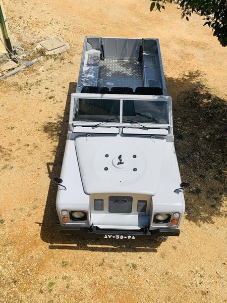 Land Rover LR3 • 1974 • 60,000 km 1