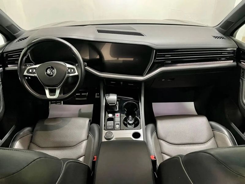 Volkswagen Touareg • 2019 • 83,000 km 9