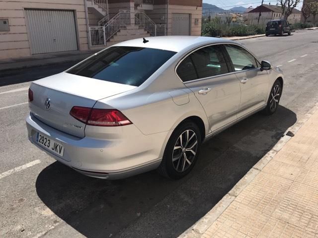 Volkswagen Passat • 2016 • 170,000 km 8