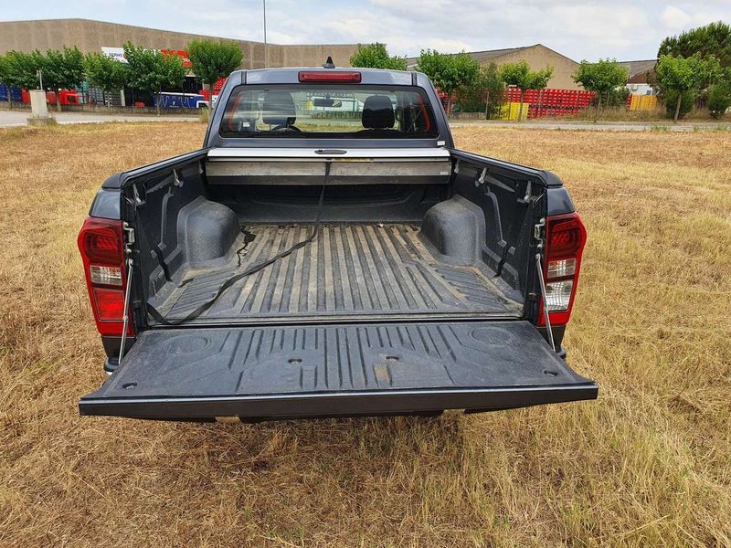 Isuzu D-MAX • 2017 • 88,000 km 5