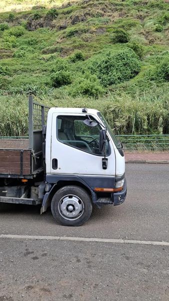 Mitsubishi Fuso canter • 2009 • 145,000 km 4