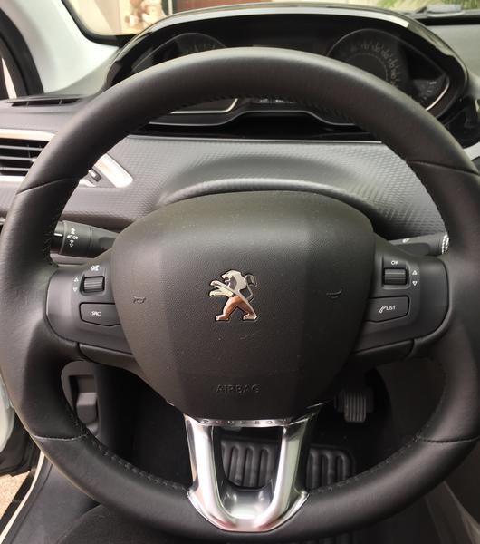 Peugeot 2008 • 2020 • 2,078 km 8