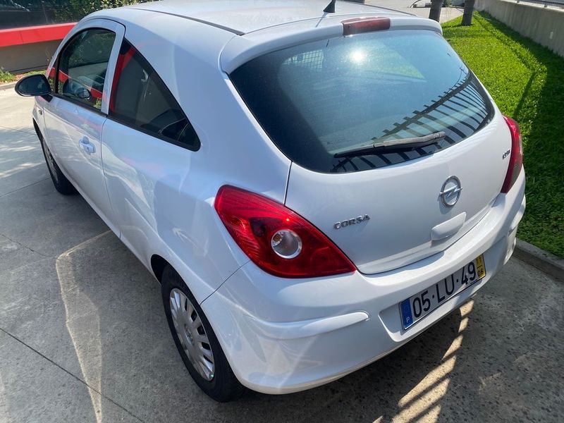 Opel Corsa • 2011 • 228,000 km 3