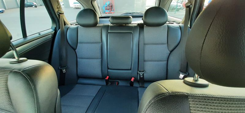 Mercedes-Benz C • 2004 • 264,000 km 3