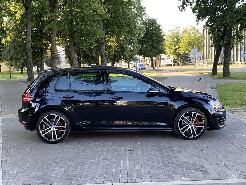 Volkswagen Golf • 2014 • 179,000 km 10