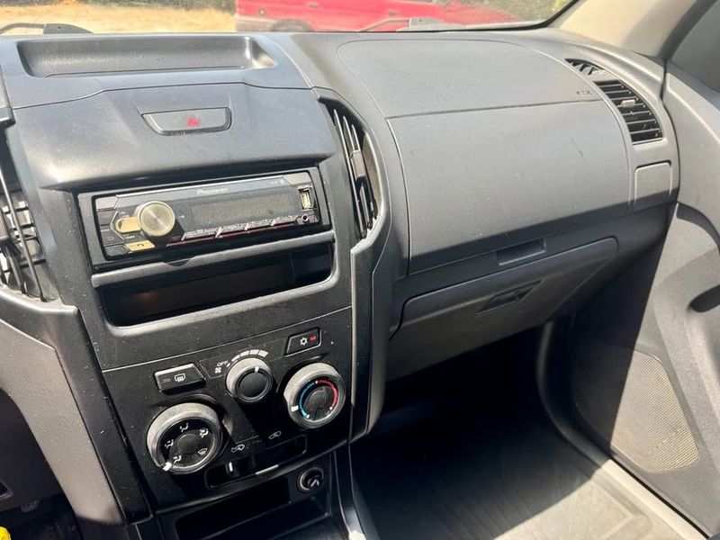 Isuzu D-MAX • 2020 • 154,000 km 4