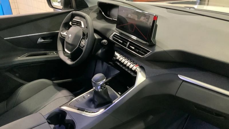 Peugeot 3008 • 2023 • 5,200 km 6