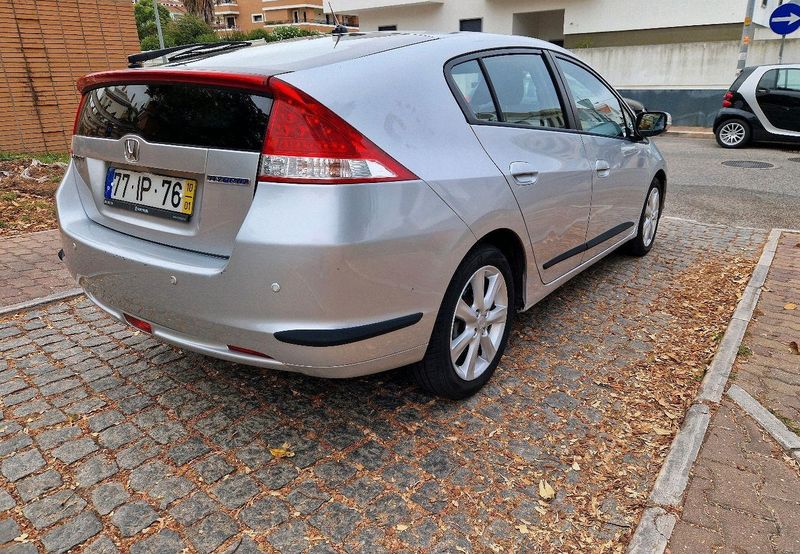 Honda Insight • 2010 • 140,000 km 2