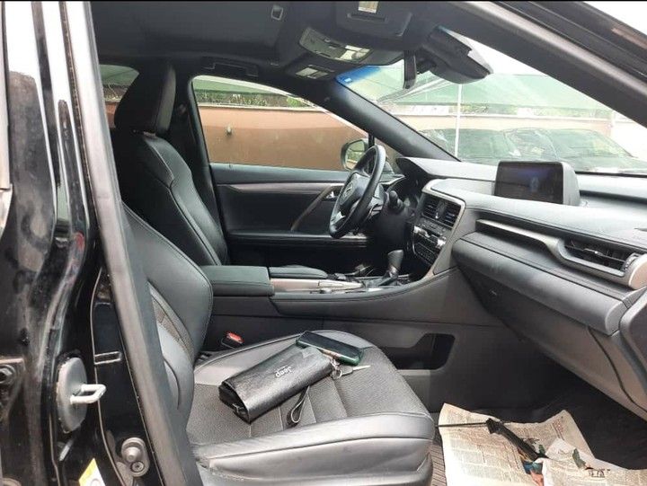 Lexus RX • 2017 • 2 km 2